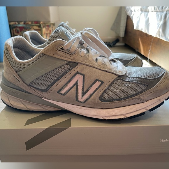 Men’s new balance. 9.5 4e - Picture 1 of 6